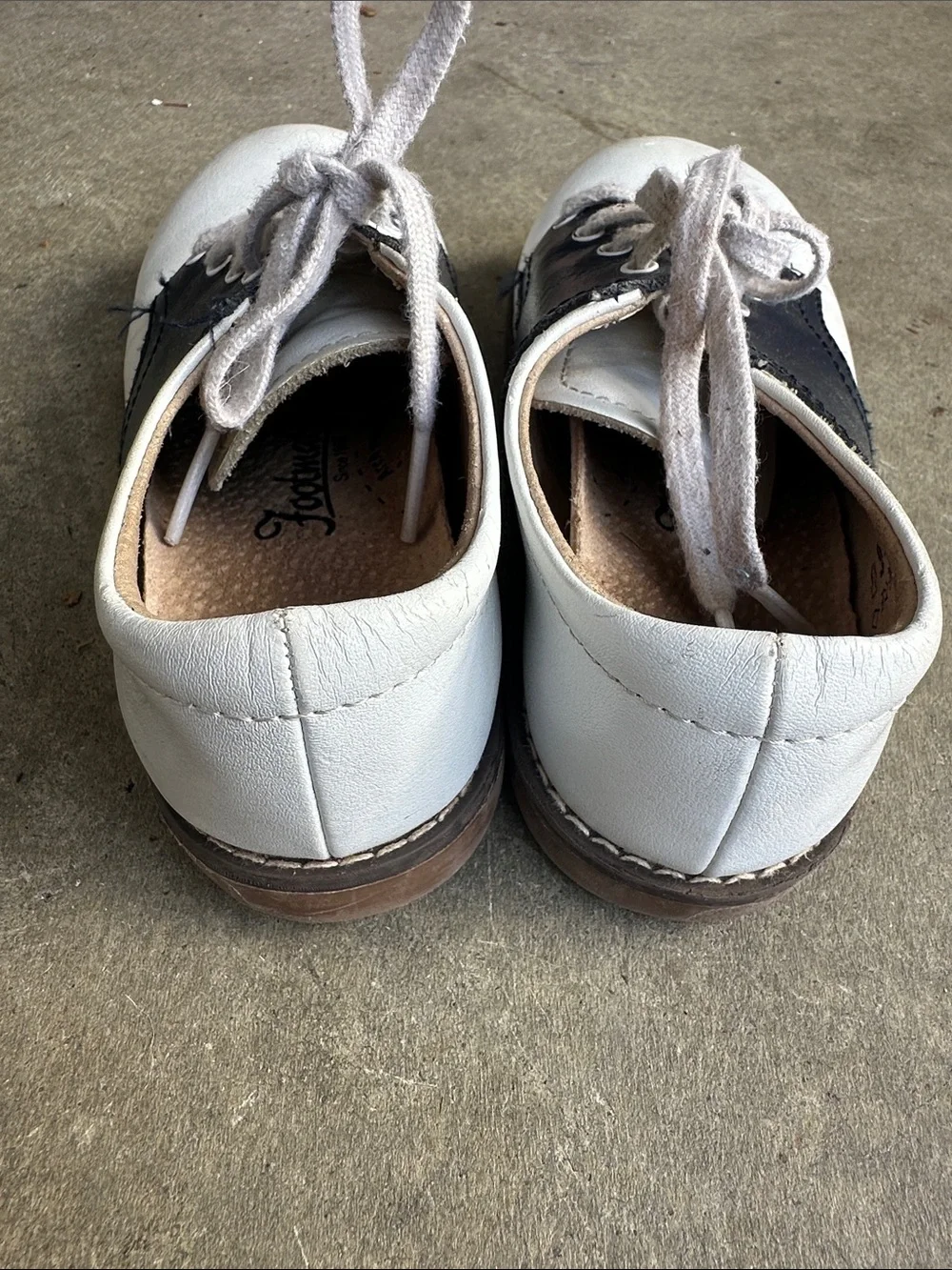 Footmates Cheer Kids Two-Tone White and Navy Leather Shoes kids 11